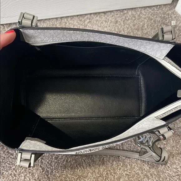 Michael Kors Black and White Purse - Picture 8 of 13